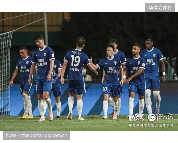 武汉三镇中段直塞击穿防线多点威胁